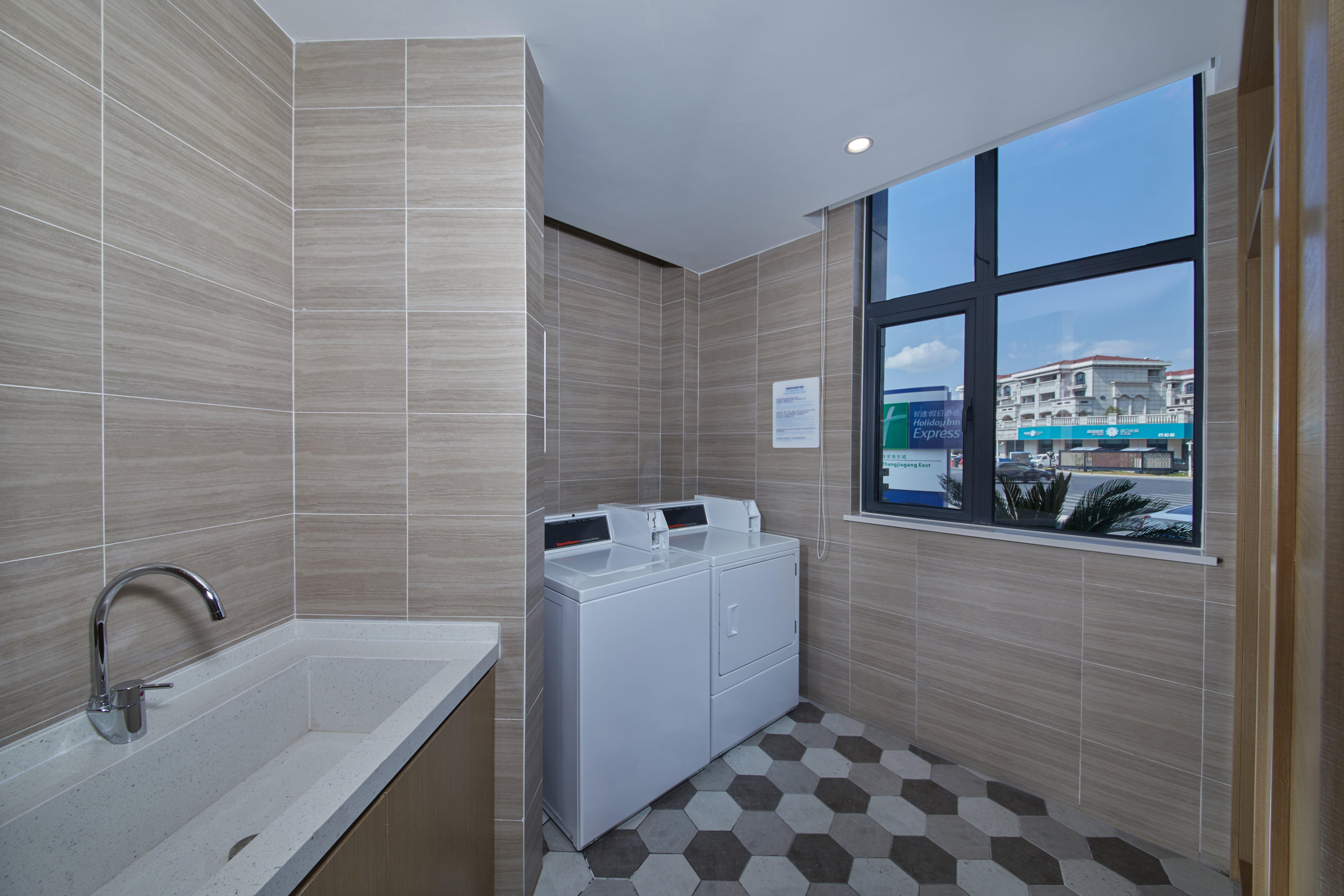 Holiday Inn Express Zhangjiagang East By Ihg Exterior foto